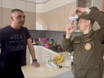 В Приморье продолжается установка дымовых извещателей в дома семей участников СВО, сообщает www.primorsky.ru.