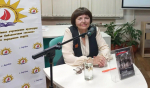«Честный рассказ о силе духа»: Галина Беломестнова представила артемовцам новую книгу